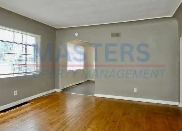 Property at 208 Eldred Ave, Toledo, OH, 43609, 2 beds, 1 bath, [object Object]