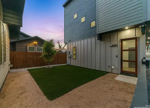 Property at 107 Harding Pl Unit 201, San Antonio, TX, 78203, 2 beds, 2 baths, [object Object]