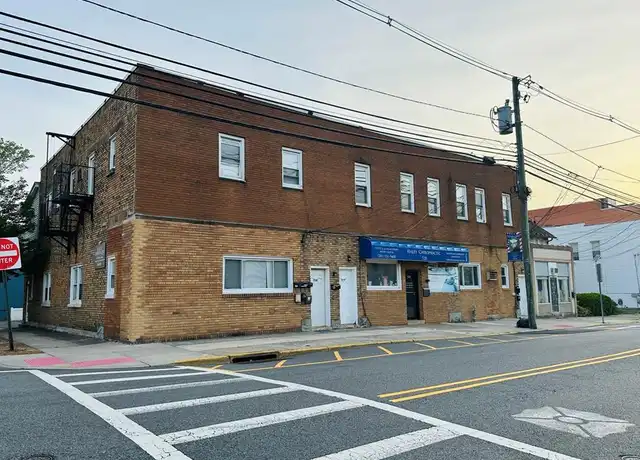 Property at 526 Valley Brook Ave Unit 2nd Floor, Lyndhurst, NJ, 07071, 3 beds, 1 bath, [object Object]