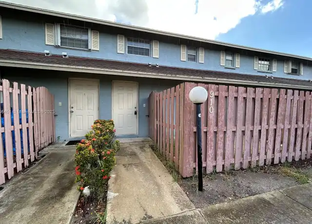 Property at 910 Cypress Way E, Palm Springs, FL, 33406, 3 beds, 2.5 baths, [object Object]
