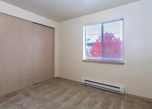 Property at Maple Leaf Plaza - 2021 NE 90th St, Seattle, WA, 98115, 1 bed, 1 bath, [object Object]