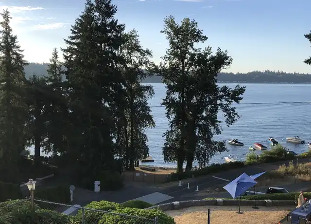 Property at 2121 E Lake Sammamish Pl SE, Sammamish, WA, 98075, 5 beds, 3 baths, [object Object]