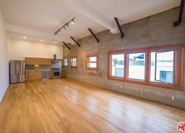 Property at 8 Brooks Ave Apt 13, Venice, CA, 90291, 1 bed, 1 bath, [object Object]