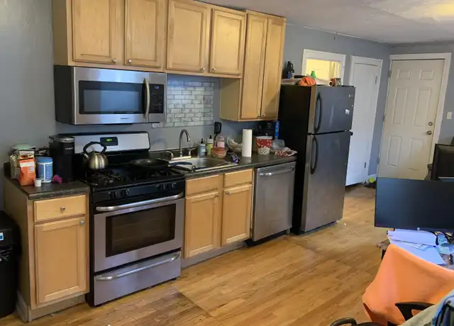 Property at 1830 W 17th St Unit 1, Chicago, IL, 60608, 2 beds, 1 bath, [object Object]