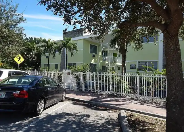 Property at 1200 Marseille Dr, Miami Beach, FL, 33141, 1 bed, 1 bath, [object Object]