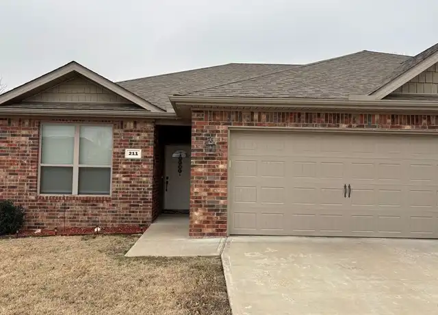 Property at 211 Alder St, Pea Ridge, AR, 72751, 3 beds, 2 baths, [object Object]