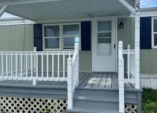 Property at 5 Hideaway Ln, Marlboro, NY, 12542, 2 beds, 1 bath, [object Object]