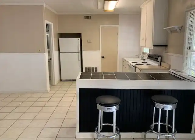 Property at 114 High St, Valdosta, GA, 31602, 1 bed, 1 bath, [object Object]