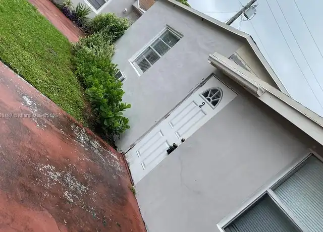 Property at 1842 Johnson St Unit 2, Hollywood, FL, 33020, 2 beds, 1 bath, [object Object]