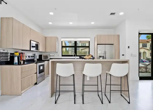 Property at 6146 SW 36th Ct Unit 6146, Miramar, FL, 33023, 3 beds, 2.5 baths, [object Object]