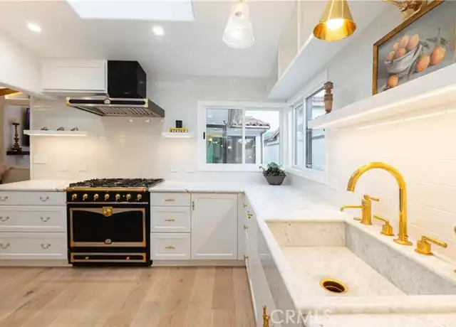 Property at 106 Via Cordova, Newport Beach, CA, 92663, 2 beds, 2 baths, [object Object]