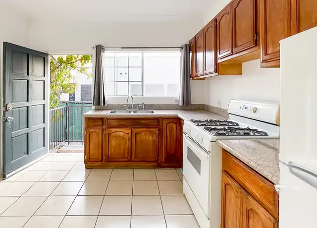 Property at 2246 S Bronson Ave, Los Angeles, CA, 90018, 1 bed, 1 bath, [object Object]