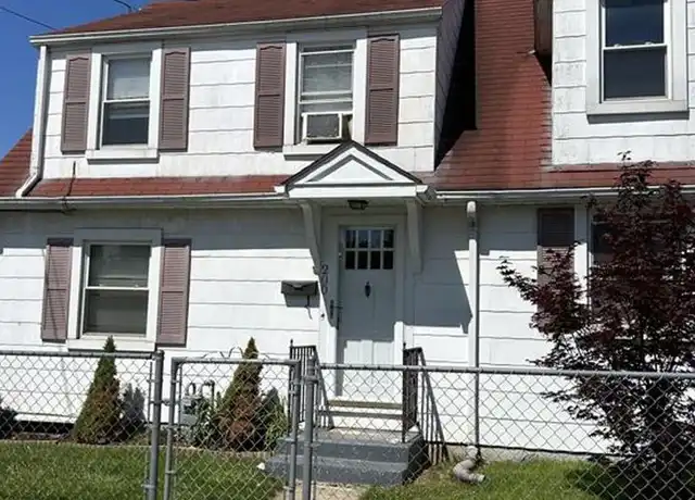 Property at 200 N Sumner St, York, PA, 17404, 5 beds, 1 bath, [object Object]