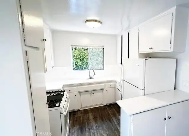 Property at 1132 S Holt Ave Unit 3, Los Angeles, CA, 90035, 2 beds, 1 bath, [object Object]