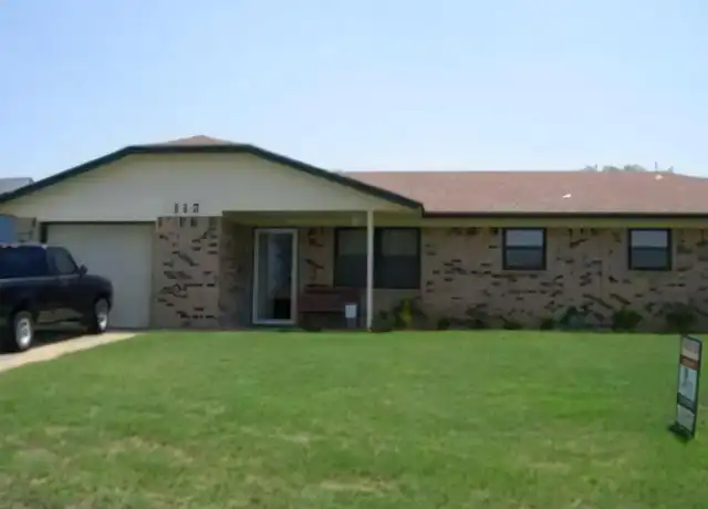 Property at 112 SE Tattershall Way, Lawton, OK, 73501, 3 beds, 2 baths, [object Object]