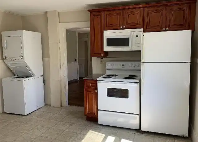 Property at 46 Old Amherst Rd, Sunderland, MA, 01375, 3 beds, 1 bath, [object Object]