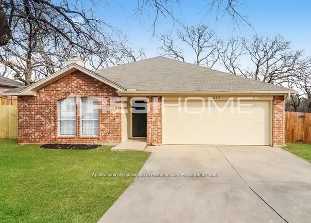 Property at 629 Oak View Ct, Azle, TX, 76020, 3 beds, 2 baths, [object Object]