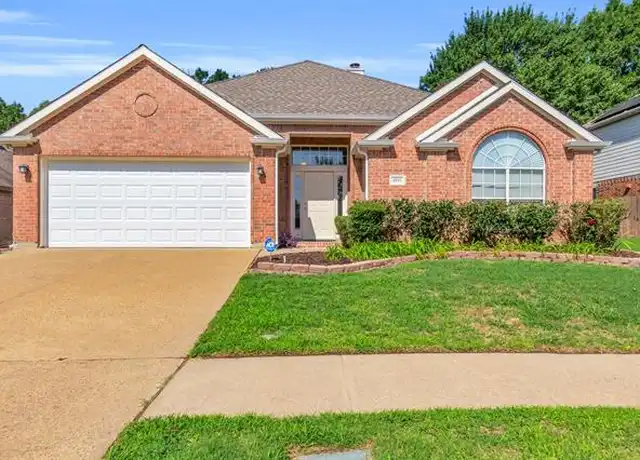 Property at 6113 Silverleaf Ln, Garland, TX, 75043, 4 beds, 2 baths, [object Object]