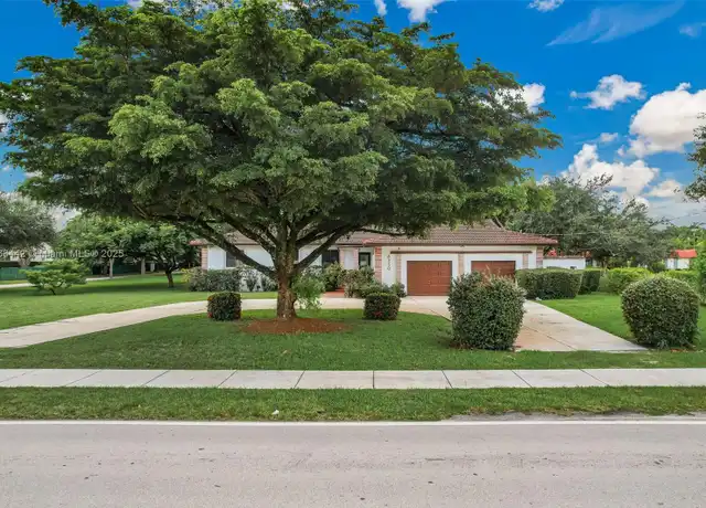 Property at 6250 SW 88th St, Pinecrest, FL, 33156, 3 beds, 2.5 baths, [object Object]