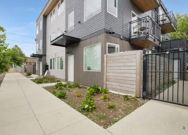 Property at 4730 SE Belmont St Unit 09, Portland, OR, 97215, 1 bed, 1 bath, [object Object]