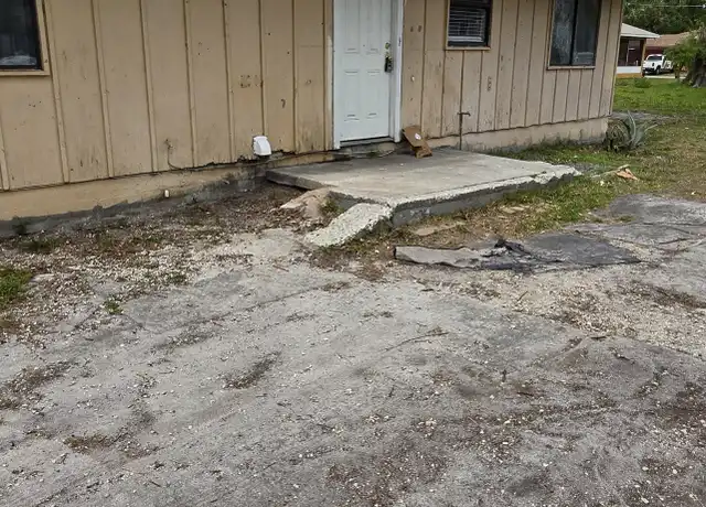 Property at 2411 7th Ave E, Bradenton, FL, 34208, 2 beds, 1 bath, [object Object]