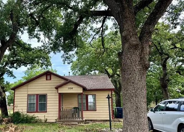 Property at 1106 Greenlee St, Denton, TX, 76201, 2 beds, 1 bath, [object Object]