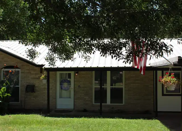 Property at 1252 Live Oak Dr, Marble Falls, TX, 78654, 3 beds, 1.5 baths, [object Object]