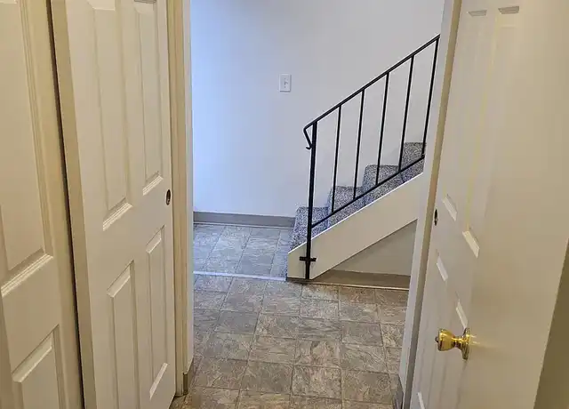 Property at Hilltop Plaza - 418 Hilda St, Oregon City, OR, 97045, 2 beds, 1.5 baths, [object Object]