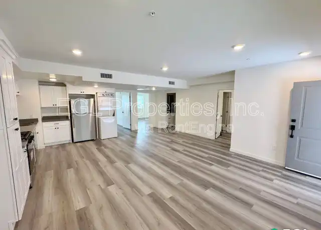Property at 10505 Hawthorne Blvd Unit 202, Inglewood, CA, 90304, 3 beds, 2 baths, [object Object]