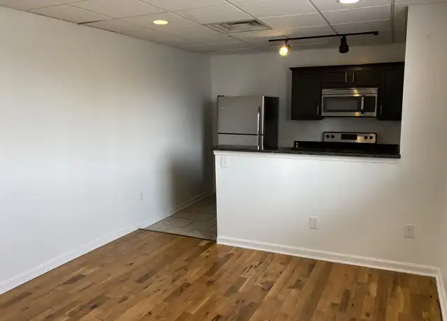 Property at 700 Court St Unit B-3, Lynchburg, VA, 24504, 1 bed, 1 bath, [object Object]