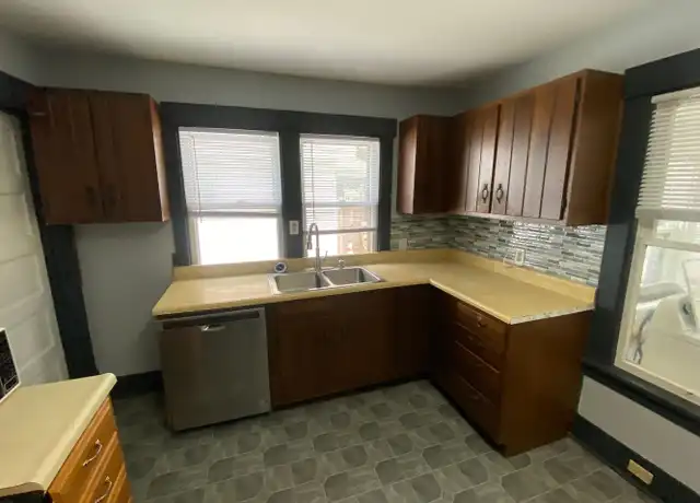 Property at 1427 S Washington St Unit 100, Bloomington, IN, 47401, 2 beds, 1 bath, [object Object]