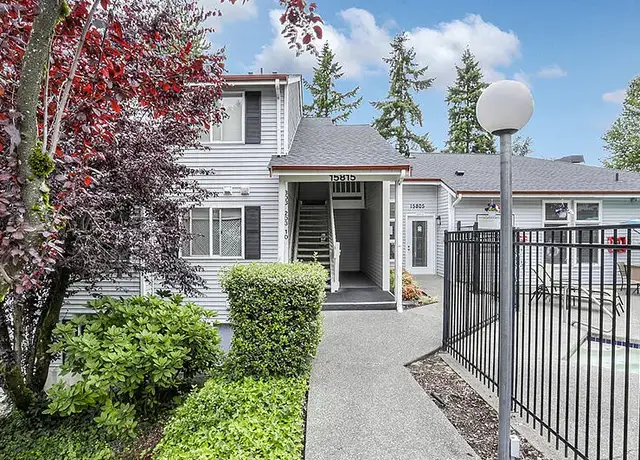 Photo of 15805 40th Pl S, Tukwila, WA 98188