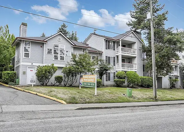 Photo of 15805 40th Pl S, Tukwila, WA 98188