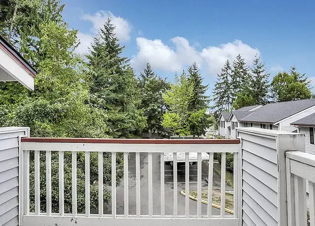 Photo of 15805 40th Pl S, Tukwila, WA 98188