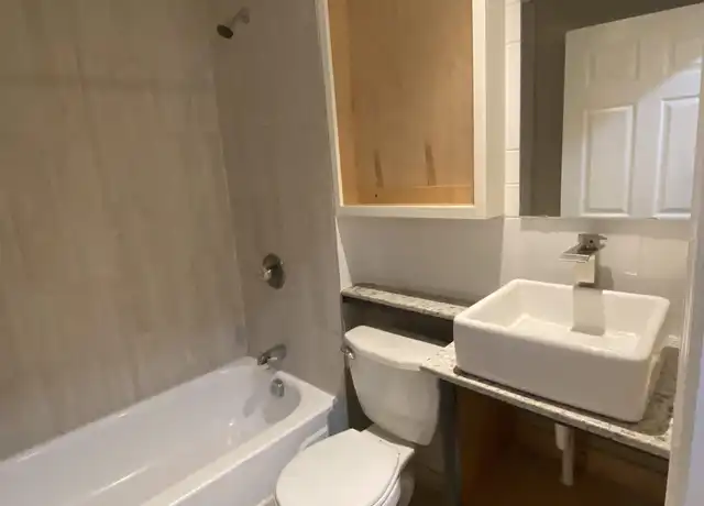 Property at 287 Concord St Unit 13, Manchester, NH, 03104, 1 bed, 1 bath, [object Object]