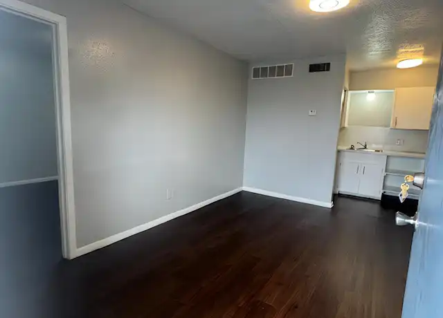 Property at 5220 Weber Rd Unit F-205, Corpus Christi, TX, 78411, 1 bed, 1 bath, [object Object]