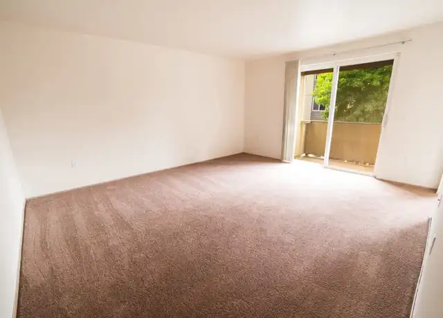 Property at 4030 La Palms Ln NE, Salem, OR, 97305, 2 beds, 1 bath, [object Object]