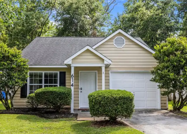 Property at 614 S Hampton Dr, Jacksonville, NC, 28546, 3 beds, 2 baths, [object Object]