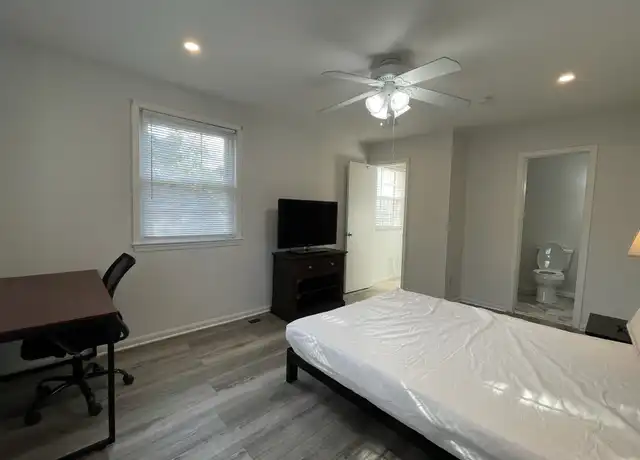 Property at 4199 University Dr Unit Master, Fairfax, VA, 22030, 1 bed, 1 bath, [object Object]
