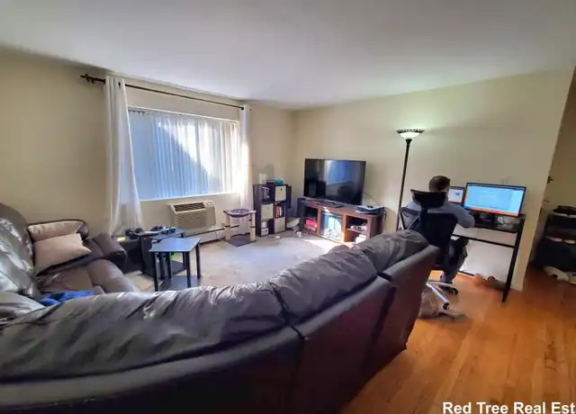 Property at 54 Bryon Rd, Chestnut Hill, MA, 02467, 1 bed, 1 bath, [object Object]