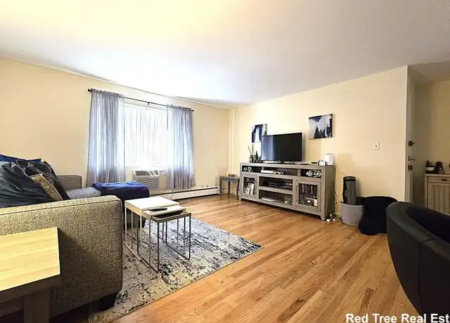 Property at 54 Bryon Rd, Chestnut Hill, MA, 02467, 1 bed, 1 bath, [object Object]