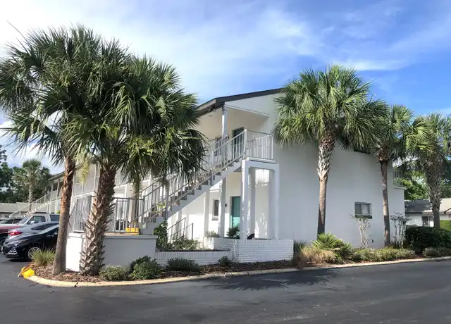 Property at The Virginia Apartments - 380 Dora Ave, Tavares, FL, 32778, 1 bed, 1 bath, [object Object]