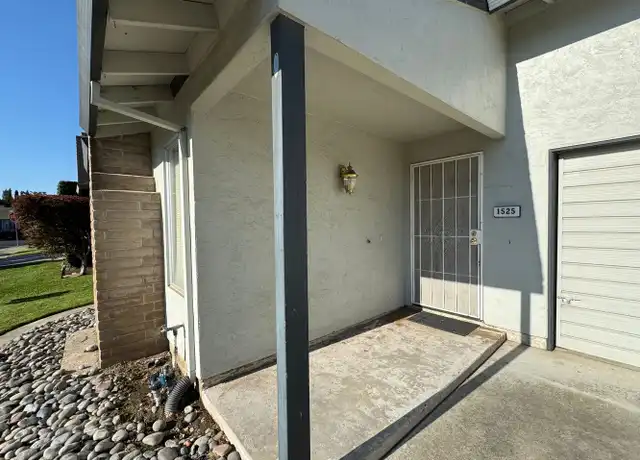 Property at 1525 S Fairmont Ave, Lodi, CA, 95240, 3 beds, 2 baths, [object Object]