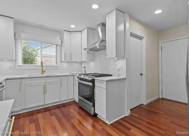 Property at 24707 Picara Dr, Novi, MI, 48374, 3 beds, 2.5 baths, [object Object]