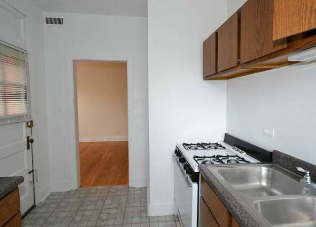 Photo of 3521 N Racine Ave Unit N4, Chicago, IL 60657