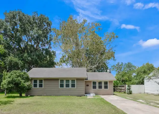 Property at 1116 2nd St, La Marque, TX, 77568, 3 beds, 2 baths, [object Object]