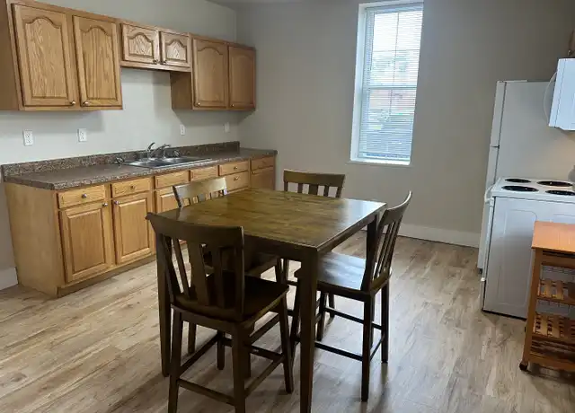 Property at 131 E 13th St Unit 1, Dubuque, IA, 52001, 2 beds, 1 bath, [object Object]