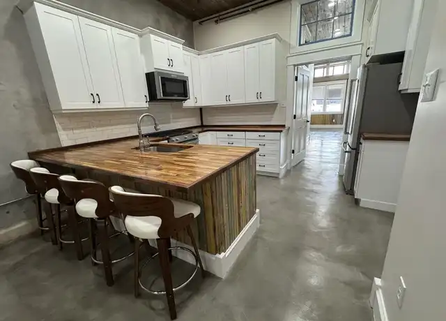 Property at 1207 Washington St, Vicksburg, MS, 39183, 2 beds, 2 baths, [object Object]