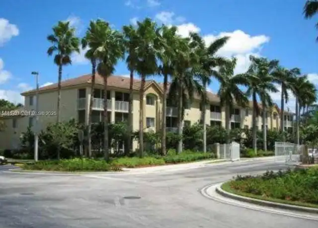 Property at 410 S Park Rd Unit 1-110, Hollywood, FL, 33021, 2 beds, 1 bath, [object Object]
