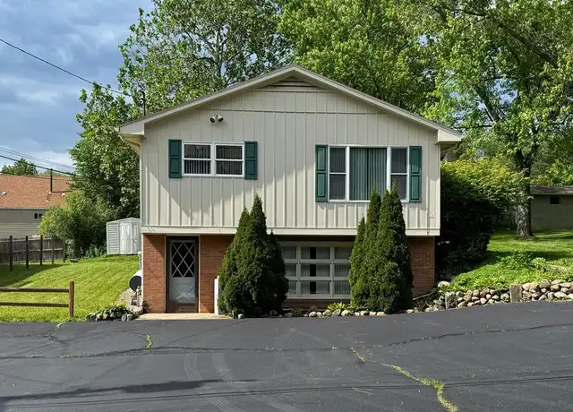 Property at 104 Lindberg Dr, Aliquippa, PA, 15001, 2 beds, 1 bath, [object Object]